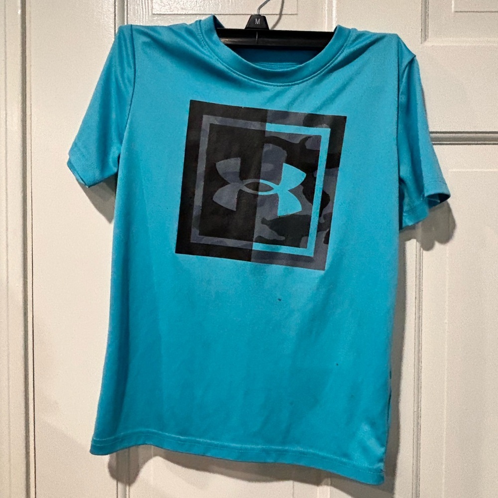 Under Armour Teal T-Shirt with Black Graphic